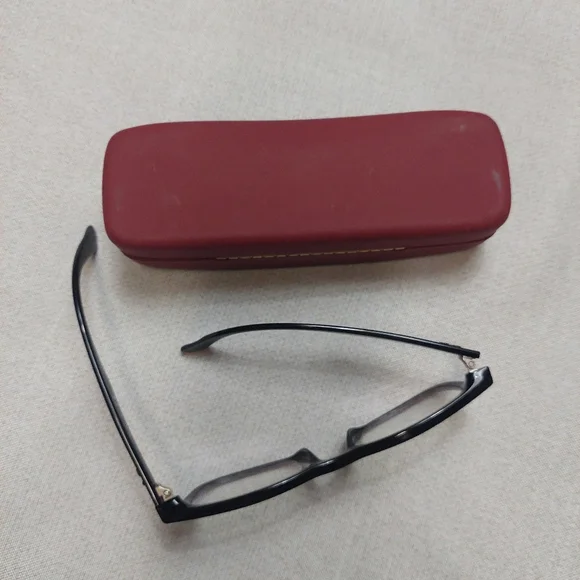 Ray-Ban Optic Kids Black Glasses with Red Case - Picture 6 of 7